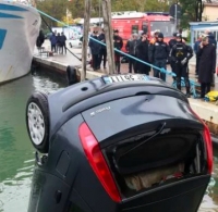 Scomparsa, trovato il cadavere nell’auto affondata nel porto canale
