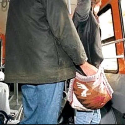 Arrestato borseggiatore dei bus