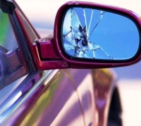 Zona porto, specchietti rotti alle auto in sosta, identificati 4 minorenni