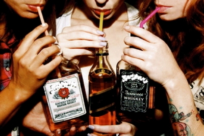 Alcolici a minori, una multa nel week end. Da giovedì nuovo regolamento