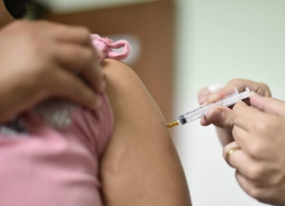 Vaccini, semplificazioni per scolari in regola