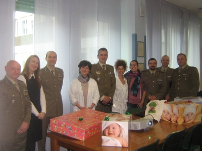 L&#039;esercito dona 125 libri alla Terapia intensiva neonatale