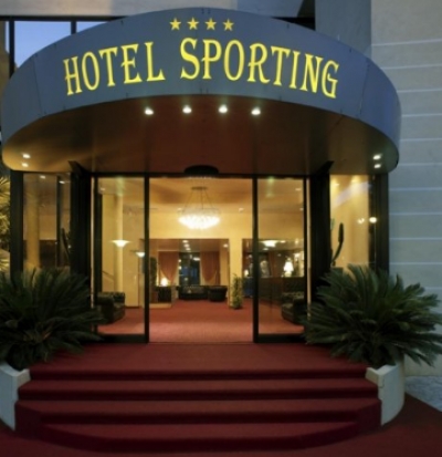Hotel Sporting, sì all’ampliamento