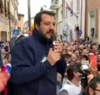 Elezioni, Salvini all’attacco su spaccio e residenze fittizie ai pusher