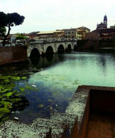 Ponte di Tiberio, si studia come riossigenare l’acqua dell’invaso