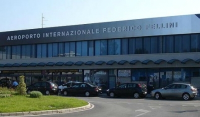 Aeroporto, shuttle privati per il Fellini. Pronto un primo progetto