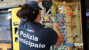 Decoro urbano, il regolamento sta eliminando i bazar
