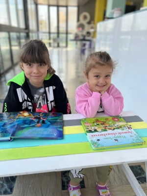 Giornata mondiale del libro, alla Gambalunga mini lettrice di 4 anni