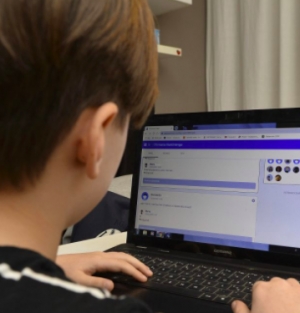 Scuola e divario digitale: bando regionale da 5 milioni e 1 milione da Zanichelli