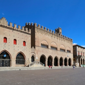 Piazza Cavour, efficenza  energetica per i palazzi storici