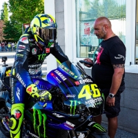 Valentino Rossi a spasso in moto