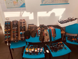 Lotta agli abusivi, sequestrati 250 occhiali taroccati