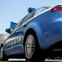 Sassi sul lungomare, sopralluogo della polizia stradale