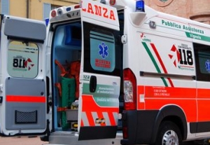 Rissa davanti alla figlia, denunciati tre adulti
