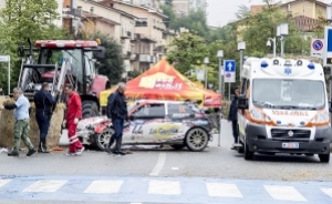 Tragedia al rally, un morto e otto feriti