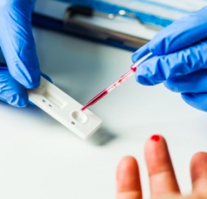 Test sierologici in farmacia, la Cgil a Federfama: manca protocollo di sicurezza