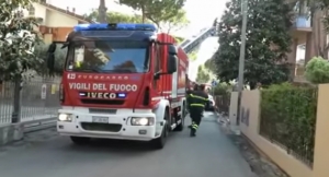 Incendio in via Baronzio, donna al Bufalini con gravi ustioni