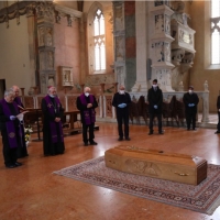 Lambiasi ricorda De Nicolò: “Autentico fratello nel ministero episcopale”