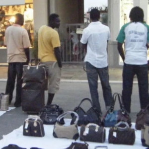 Confcommercio, è caos su abusivi e pallinari