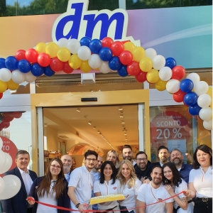 Dm inaugura lo store in viale Vespucci
