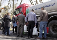 Danni alla rete idrica, autobotti per il rifornimento di acqua