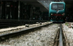 Stazione, sventato tentativo di suicidio