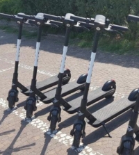 Ubriaco in monopattino, fermato dalla polizia locale