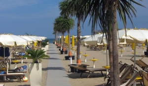 Turismo: tre ponti, 600 hotel aperti