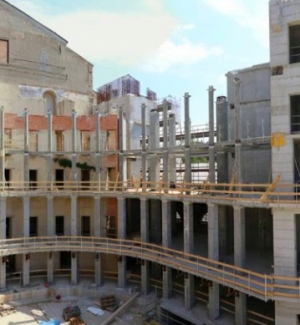 Segnaletica doc per il teatro Galli
