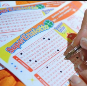 Vincono 100mila euro ma non li ritirano