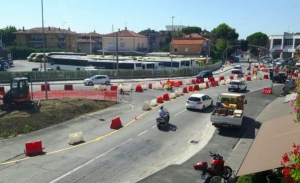 Rotatoria via Flaminia Conca-via Dalla Chiesa, fine lavori la prossima settimana