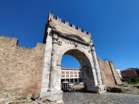 Arco d&#039;Augusto,  30mila euro per la ripulitura