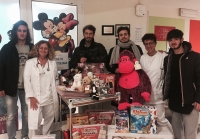 Natale, gli animatori della disco per un giorno in corsia