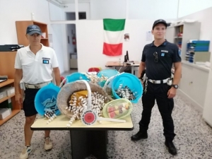 Cocco bello, fermati 10 venditori abusivi