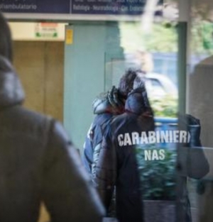 Nas al ristorante, sequestrati alimenti