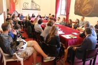 Inaugurazione Galli, Grifone dorato in tutte le vetrine