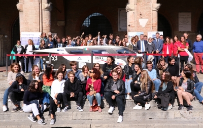 Emilia 4 in piazza Cavour, presentata l’auto solare targata Rimini