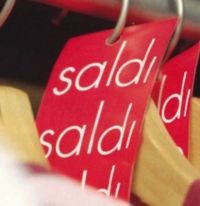 Saldi, Confesercenti: previsto calo fino al 50% del fatturato