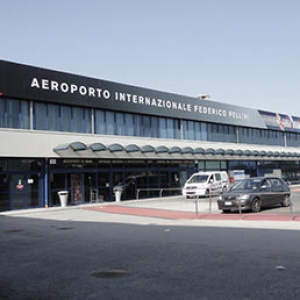 Aeroporto, fra sogni di grandezza e voli che mancano