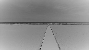 ‘Quasi geometrie’: gli scatti di Cesare Bernardi per i 50 anni della Cooperativa bagnini Riccione