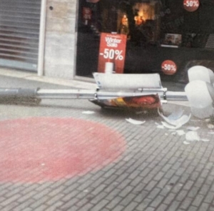 Abbatte lampione col camion, identificato e multato