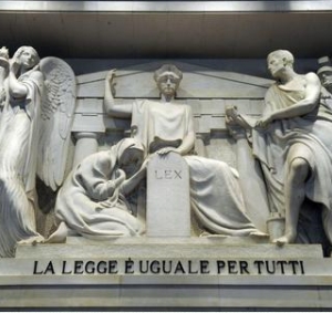 Insulti razzisti, confermati arresti