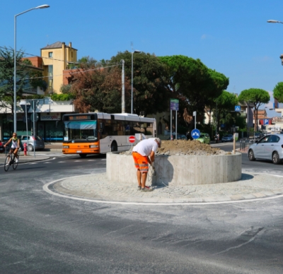 Viale Valturo, operativa la nuova rotonda