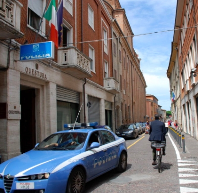 “La mafia è ovunque, siete dei venduti”: minaccia i poliziotti, denunciato