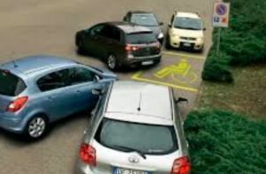 Parcheggi per disabili, 217 gli usurpatori sanzionati da inizio anno