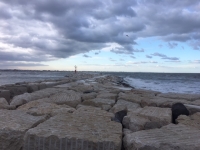 Maltempo, traffico in tilt, mare grosso e stabilimenti allagati