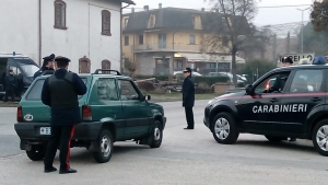 Finge il furto dell’auto perché non sa dove andare a dormire