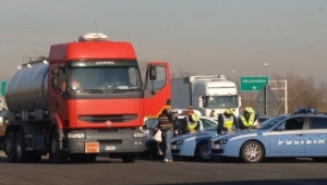 Positivi a sostanze stupefacenti, patente ritirata a due autotrasportatori