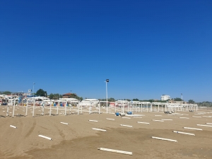 Riapertura spiagge sabato, bagnini riminesi in difficoltà