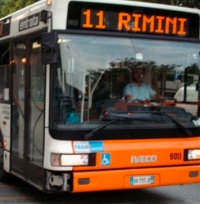 Restrizioni coronavirus, i bus di Start terranno chiusa una porta